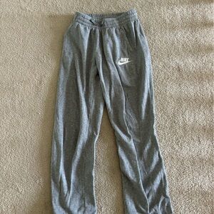 Nike youth sweatpants size XL